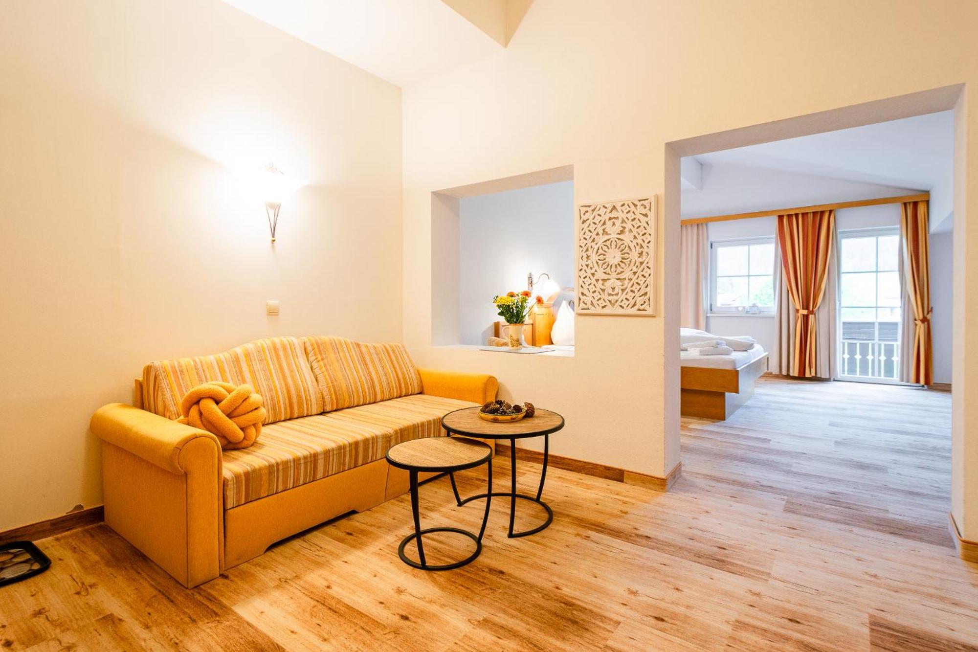Landhotel Hubengut Bed And Breakfast Radstadt Exterior photo
